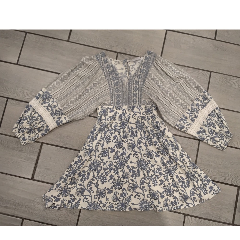 Sincerely Jules Boho Peasant Dress White Blue Floral‎ Embroidered Sleeve Size S